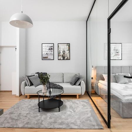Modern Centrally Located Apartments - By Upstairs Krakow Dış mekan fotoğraf