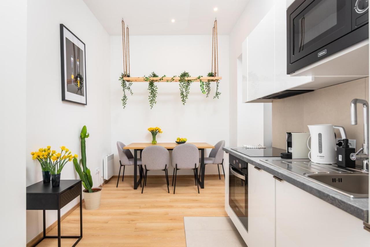 Modern Centrally Located Apartments - By Upstairs Krakow Dış mekan fotoğraf