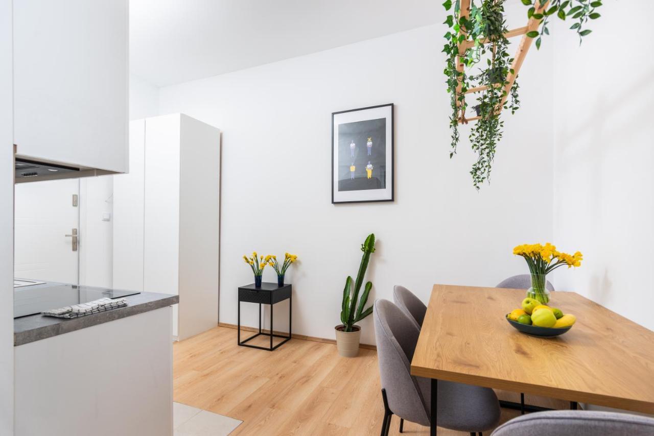 Modern Centrally Located Apartments - By Upstairs Krakow Dış mekan fotoğraf