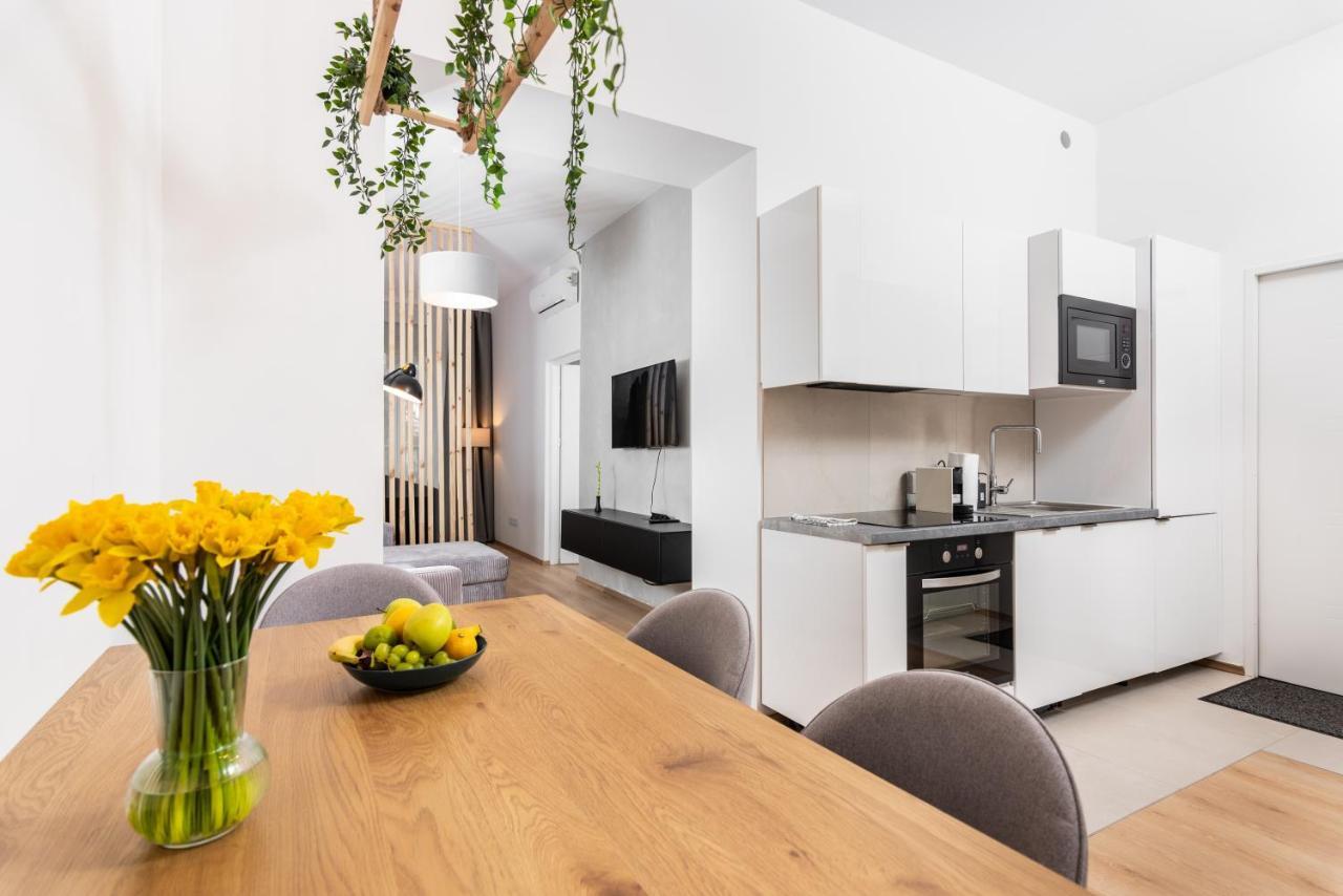 Modern Centrally Located Apartments - By Upstairs Krakow Dış mekan fotoğraf